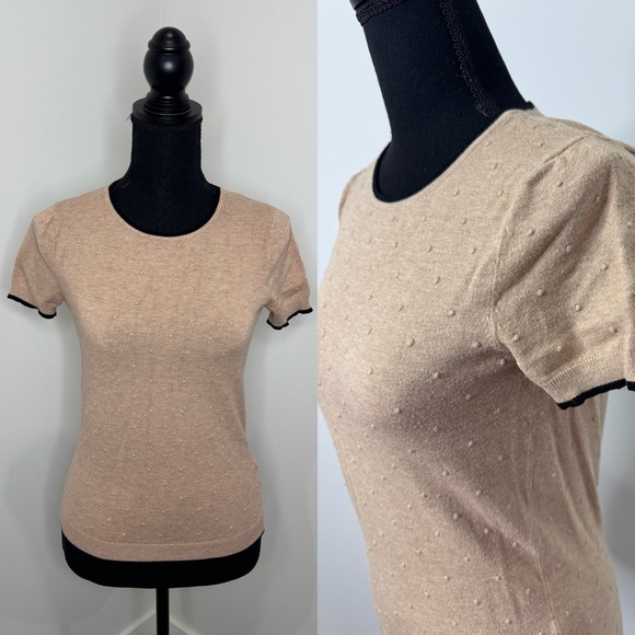 Elle Embossed Polka Dot Tan Short Sleeve Top (XS) - Picture 1 of 7
